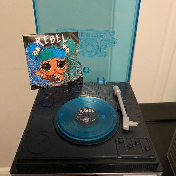 L.O.L - Picture 3 of 16